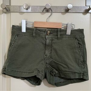American Eagle Shorts - Super Stretch X Shortie Olive Green